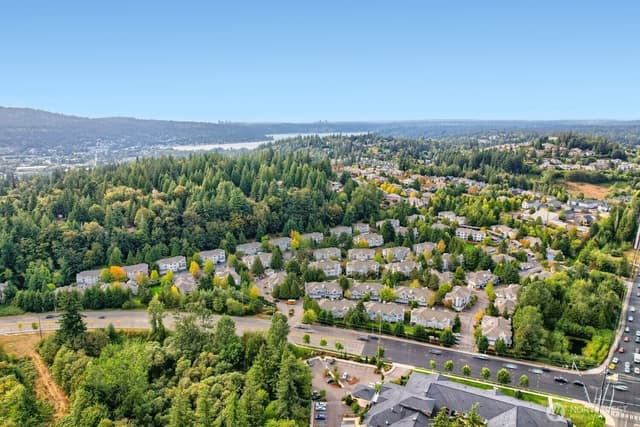 Property photo for 23735 SE Summerhill Lane, Issaquah photo 4