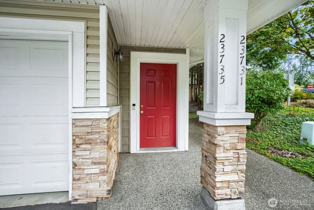 Property photo for 23735 SE Summerhill Lane, Issaquah photo 3