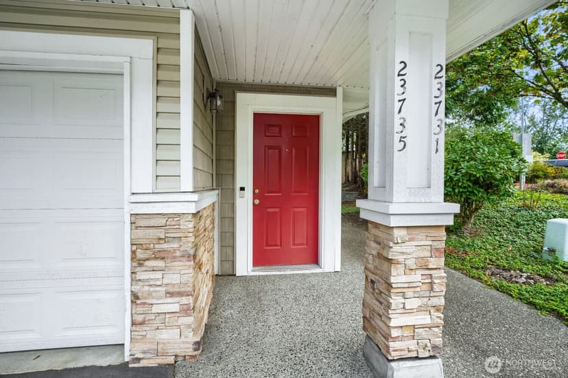 Property photo for 23735 SE Summerhill Lane, Issaquah photo 3