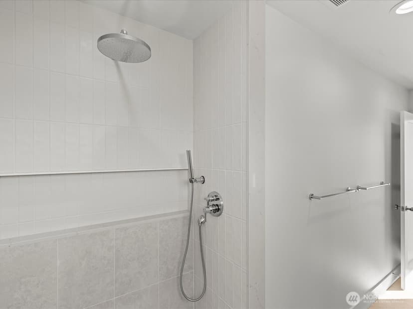 Property photo for 4328 Woodlawn Avenue N #A, Seattle photo 21