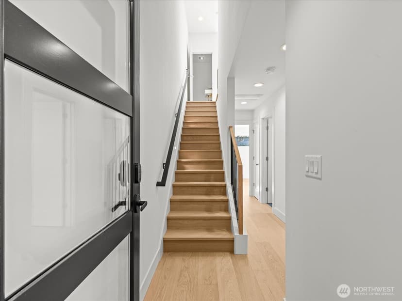 Property photo for 4328 Woodlawn Avenue N #A, Seattle photo 3