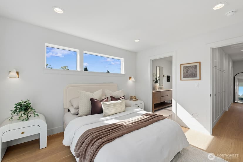 Property photo for 4328 Woodlawn Avenue N #A, Seattle photo 19
