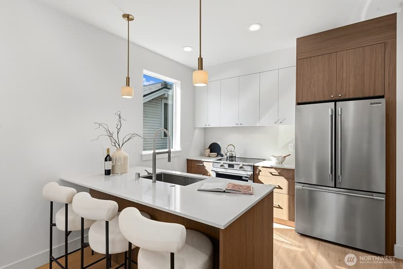 Property photo for 4328 Woodlawn Avenue N #A, Seattle photo 10