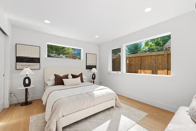 Property photo for 4328 Woodlawn Avenue N #A, Seattle photo 4