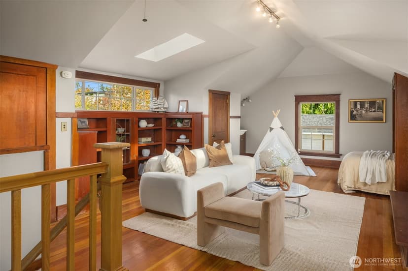 Property photo for 15901 23rd Avenue SW, Burien photo 13