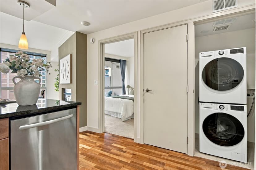 Property photo for 10610 NE 9 Pl #603, Bellevue photo 20