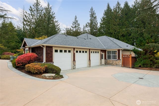 Property photo for 12521 6th Avenue NE, Marysville photo 3