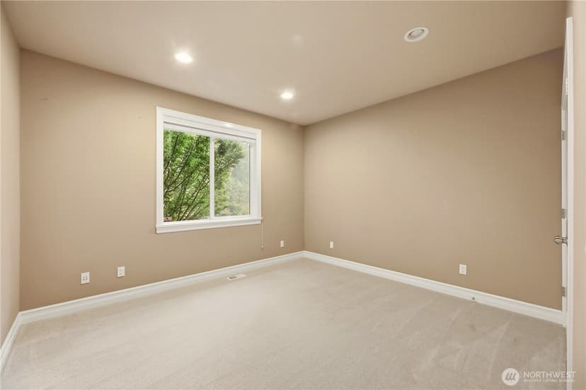 Property photo for 12521 6th Avenue NE, Marysville photo 16