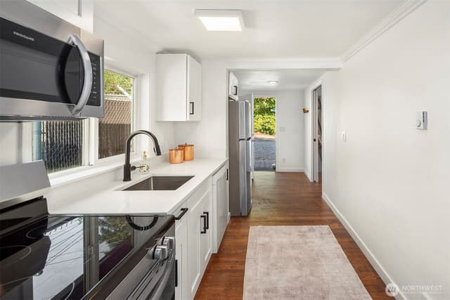 Property photo for 5429 Renton Avenue S, Seattle photo 4