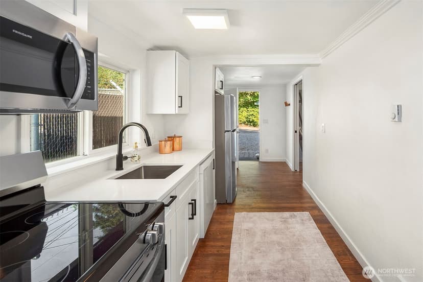Property photo for 5429 Renton Avenue S, Seattle photo 4