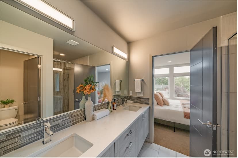 Property photo for 6211 A 9th Avenue NE, Seattle photo 16
