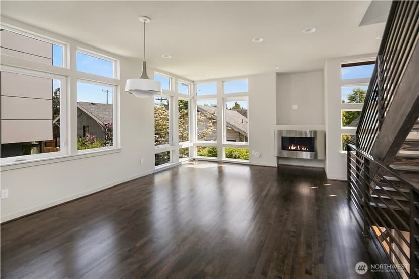 Property photo for 6211 A 9th Avenue NE, Seattle photo 4