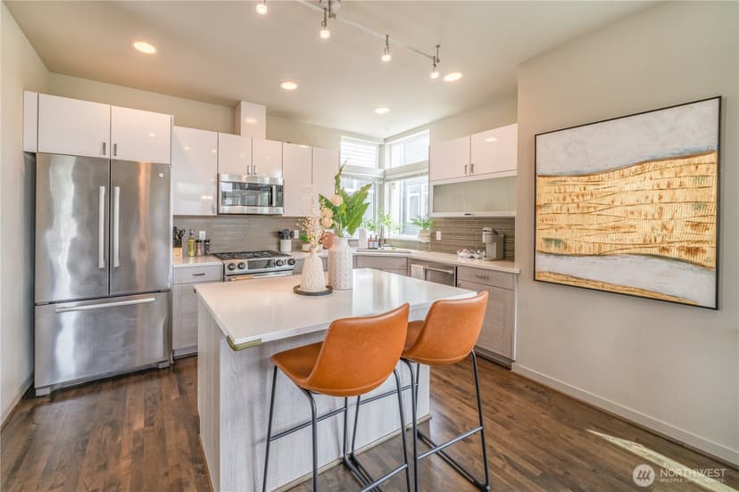 Property photo for 6211 A 9th Avenue NE, Seattle photo 11