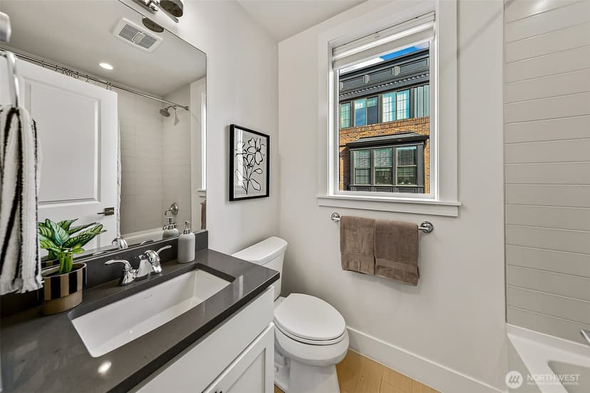 Property photo for 941 W McGraw Street #44, Seattle photo 22