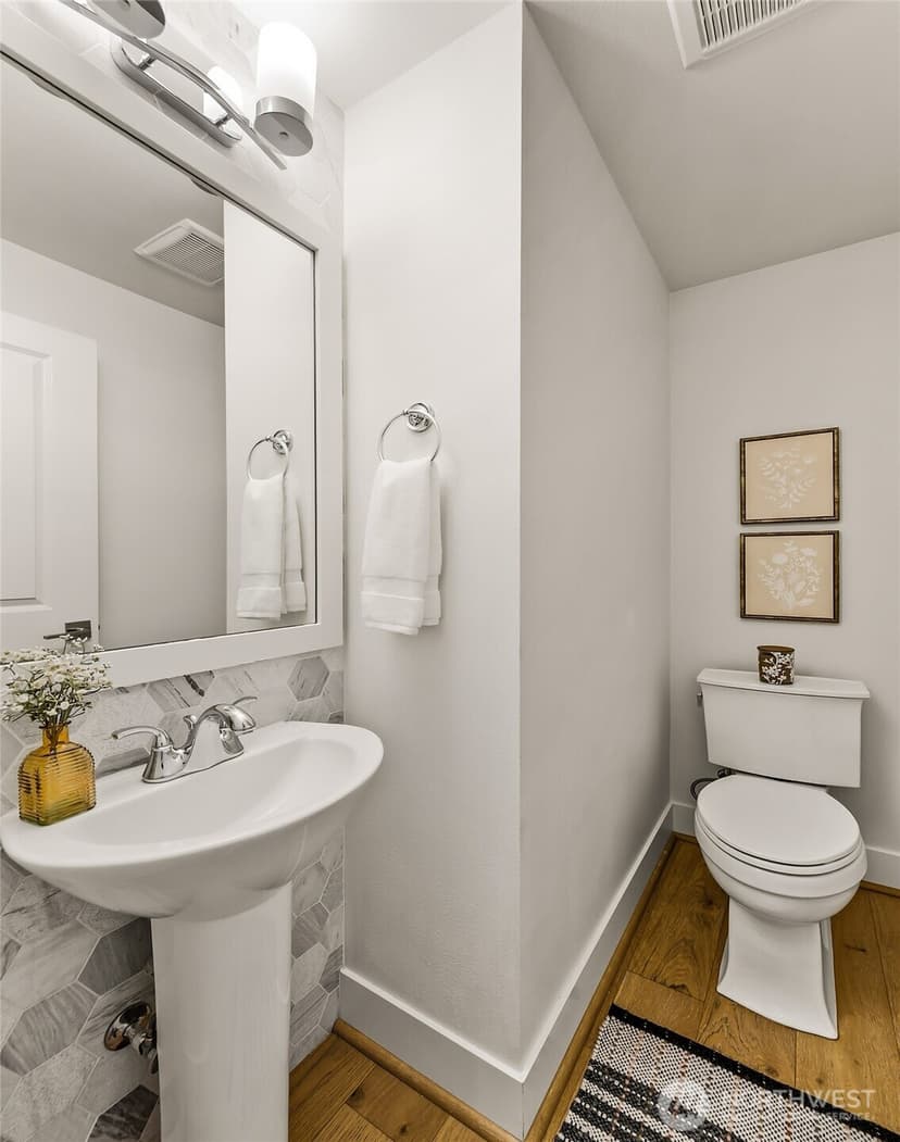 Property photo for 941 W McGraw Street #44, Seattle photo 14