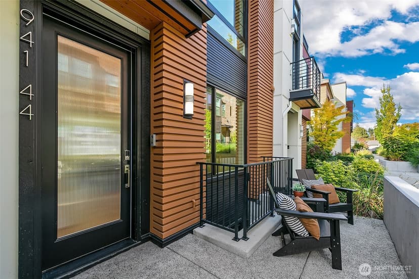 Property photo for 941 W McGraw Street #44, Seattle photo 3