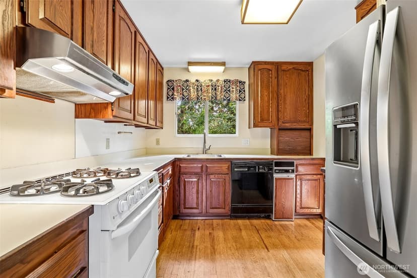 Property photo for 7721 NE 24th Street, Medina photo 10