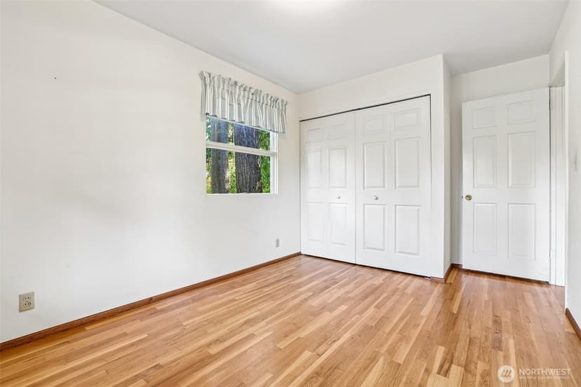 Property photo for 7721 NE 24th Street, Medina photo 18