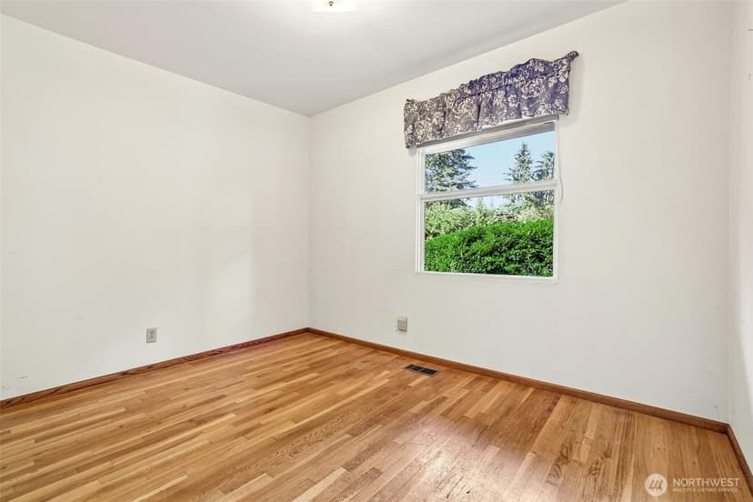 Property photo for 7721 NE 24th Street, Medina photo 20