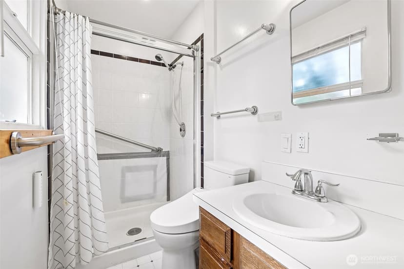 Property photo for 7721 NE 24th Street, Medina photo 16