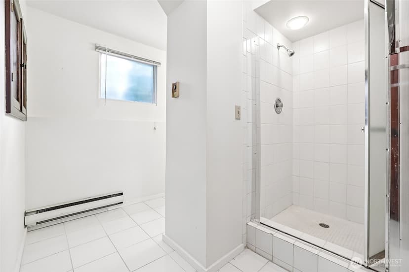 Property photo for 7721 NE 24th Street, Medina photo 31
