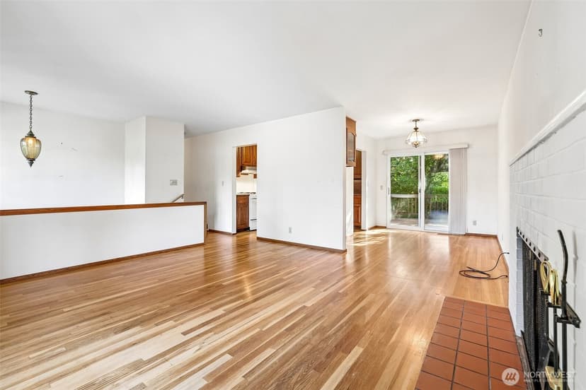 Property photo for 7721 NE 24th Street, Medina photo 6