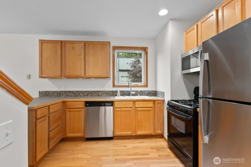 Property photo for 12041 33rd Avenue NE #A, Seattle photo 14