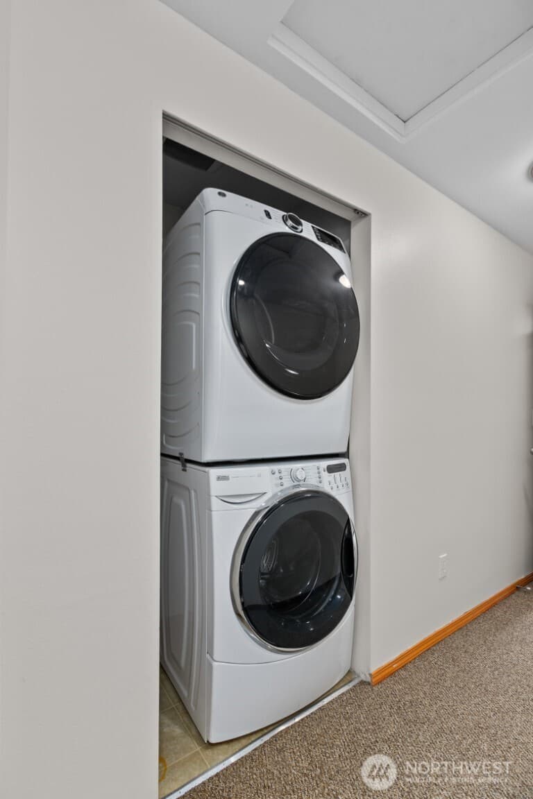 Property photo for 12041 33rd Avenue NE #A, Seattle photo 23