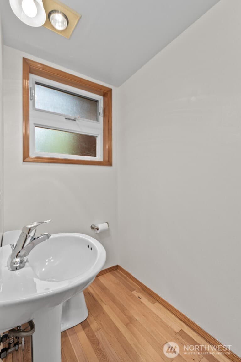 Property photo for 12041 33rd Avenue NE #A, Seattle photo 16