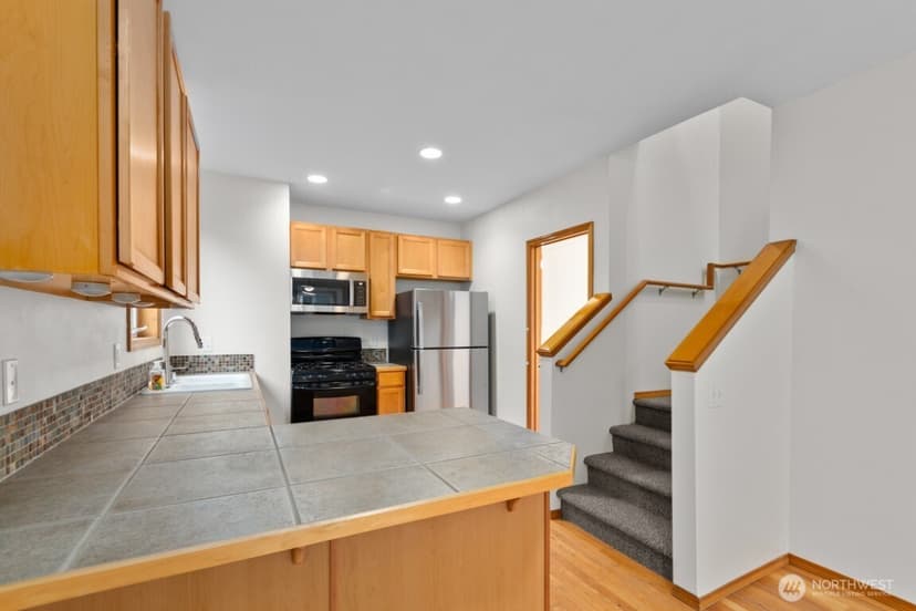 Property photo for 12041 33rd Avenue NE #A, Seattle photo 13