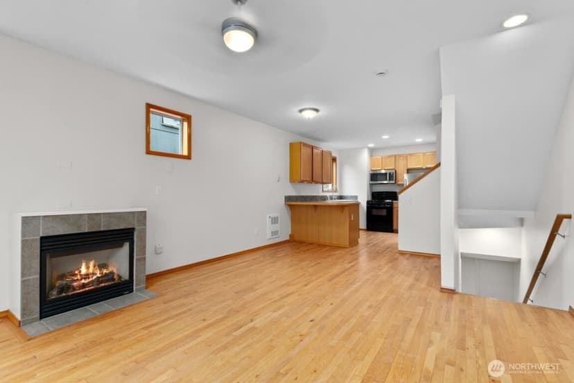 Property photo for 12041 33rd Avenue NE #A, Seattle photo 8