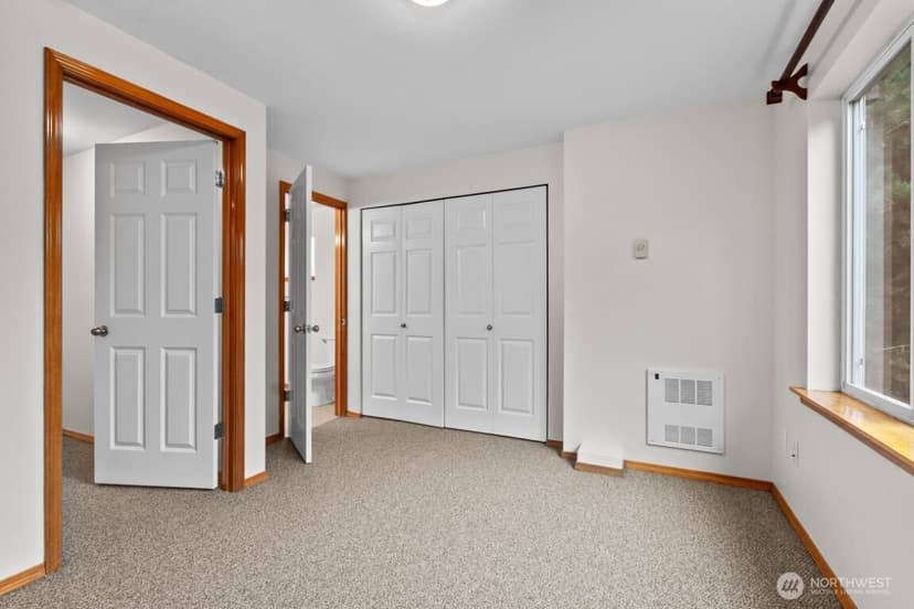 Property photo for 12041 33rd Avenue NE #A, Seattle photo 18