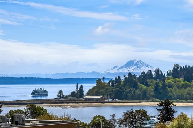 Property photo for 125 Ferncliff Avenue NE #E242, Bainbridge Island photo 3