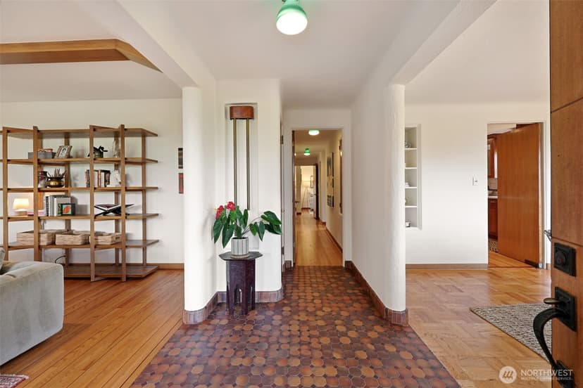 Property photo for 6049 Princeton Avenue NE, Seattle photo 10