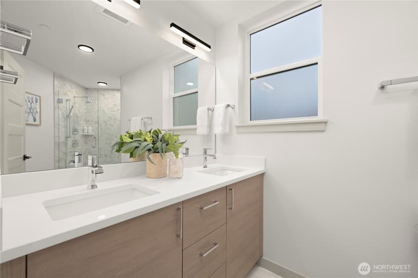 Property photo for 7011 9th Avenue NE, Seattle photo 15