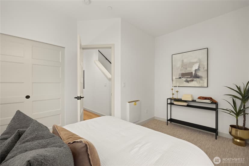 Property photo for 7011 9th Avenue NE, Seattle photo 18