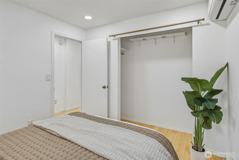 Property photo for 743 N 74th Street, Seattle photo 7