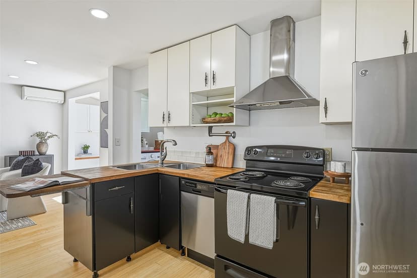 Property photo for 743 N 74th Street, Seattle photo 16