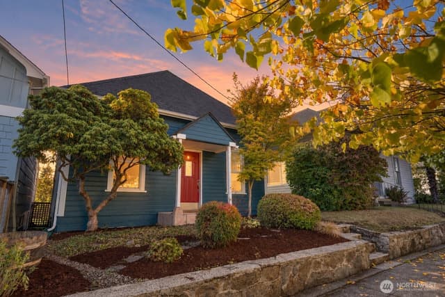 Property photo for 743 N 74th Street, Seattle photo 2