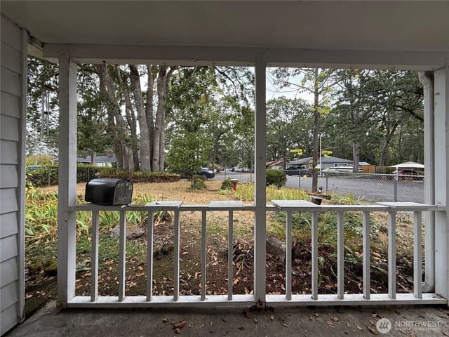 Property photo for 5516 Seeley Lake Drive SW, Lakewood photo 4