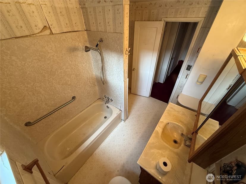 Property photo for 5516 Seeley Lake Drive SW, Lakewood photo 11