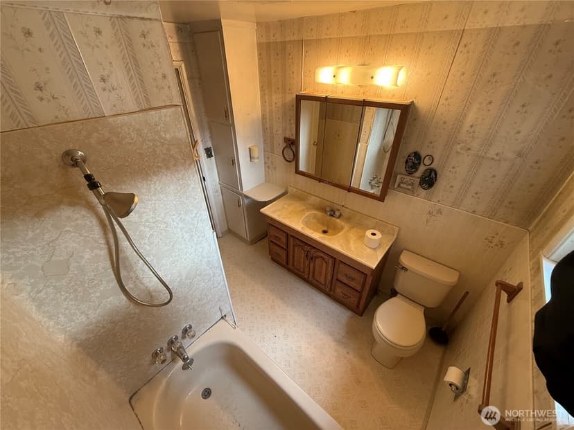 Property photo for 5516 Seeley Lake Drive SW, Lakewood photo 12