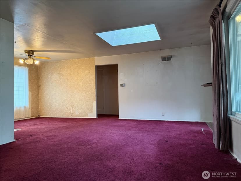 Property photo for 5516 Seeley Lake Drive SW, Lakewood photo 6