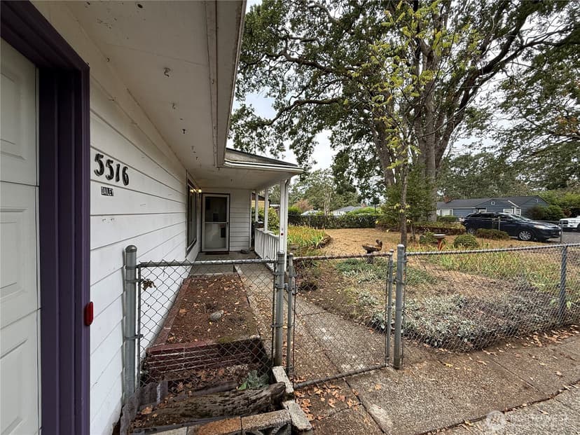 Property photo for 5516 Seeley Lake Drive SW, Lakewood photo 3