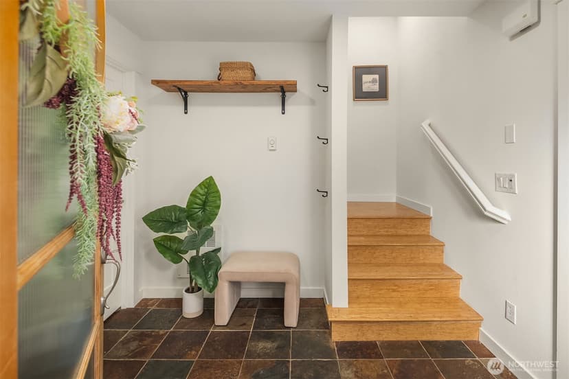 Property photo for 218 24th Avenue E #A, Seattle photo 5