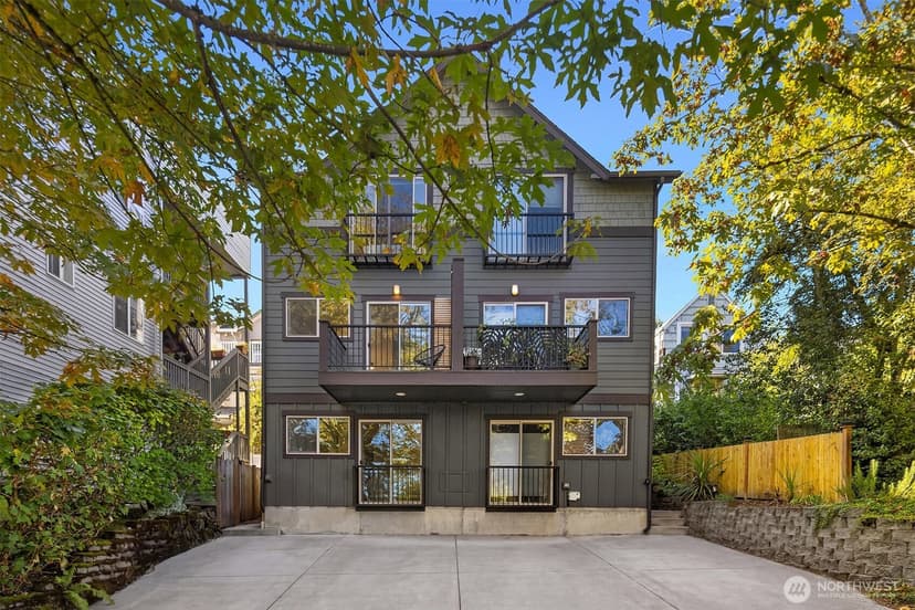 Property photo for 218 24th Avenue E #A, Seattle photo 3