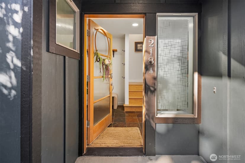 Property photo for 218 24th Avenue E #A, Seattle photo 4