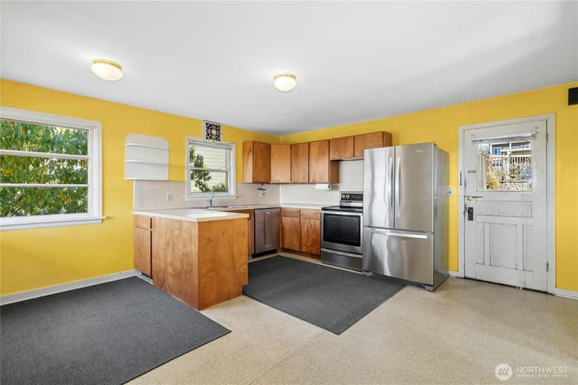 Property photo for 606 Renton Avenue S, Renton photo 9