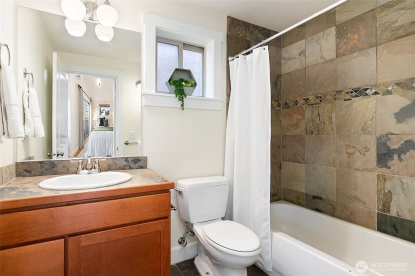 Property photo for 4306 Winslow Place N #B, Seattle photo 15