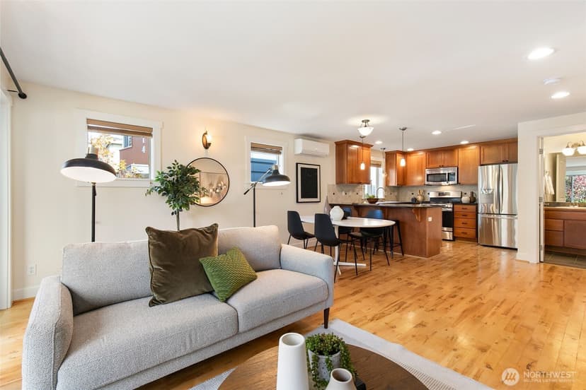 Property photo for 4306 Winslow Place N #B, Seattle photo 8